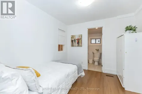 2378 St Clair Avenue West Toronto (junction Area) ON M6N 1K8