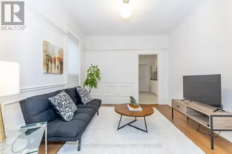 2378 St Clair Avenue West Toronto (junction Area) ON M6N 1K8