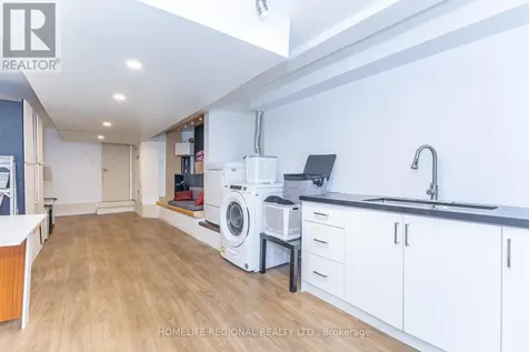 2378 St Clair Avenue West Toronto (junction Area) ON M6N 1K8