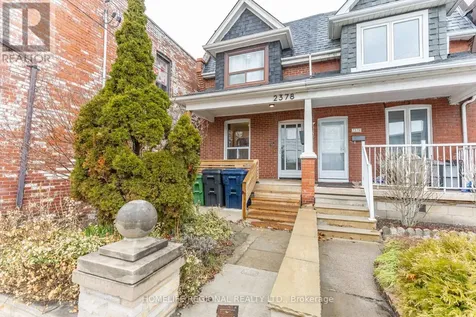 2378 St Clair Avenue West Toronto (junction Area) ON M6N 1K8
