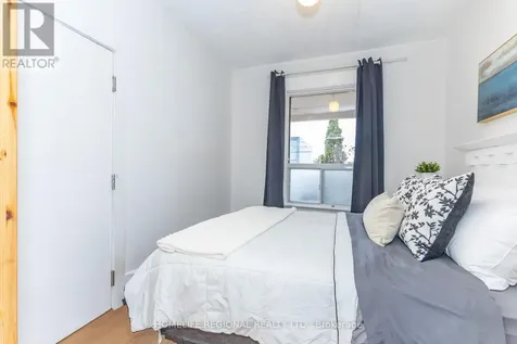 2378 St Clair Avenue West Toronto (junction Area) ON M6N 1K8