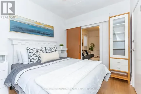 2378 St Clair Avenue West Toronto (junction Area) ON M6N 1K8