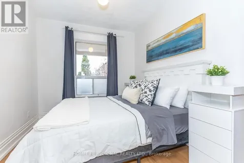 2378 St Clair Avenue West Toronto (junction Area) ON M6N 1K8