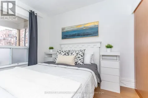 2378 St Clair Avenue West Toronto (junction Area) ON M6N 1K8