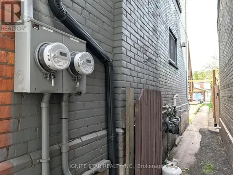 106 West Avenue North Hamilton (landsdale) ON L8L 5C3