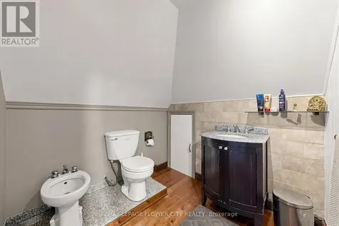 287 Courtland Avenue East Kitchener ON N2G 2V8