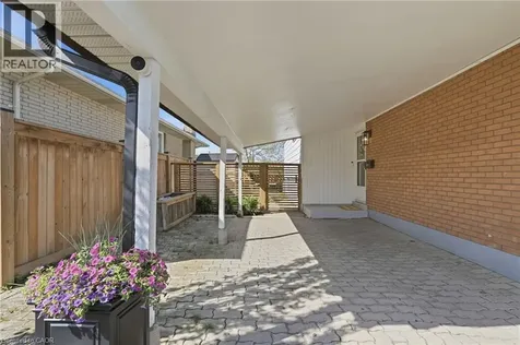 9 Reno Avenue Hamilton ON L8T 2S5