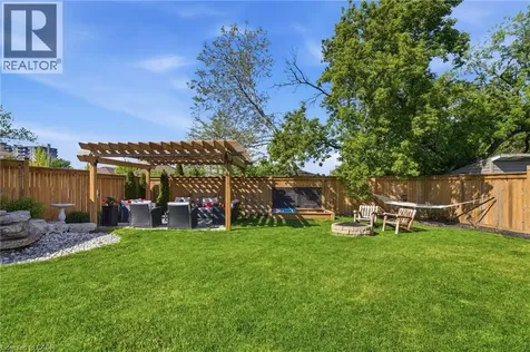 9 Reno Avenue Hamilton ON L8T 2S5