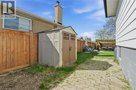 9 Reno Avenue Hamilton ON L8T 2S5