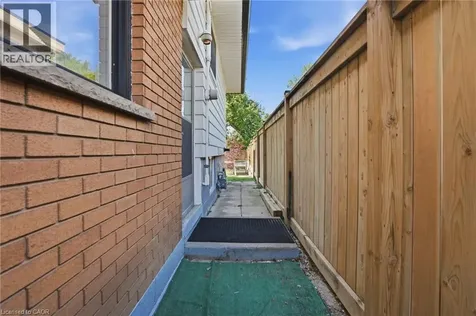 9 Reno Avenue Hamilton ON L8T 2S5