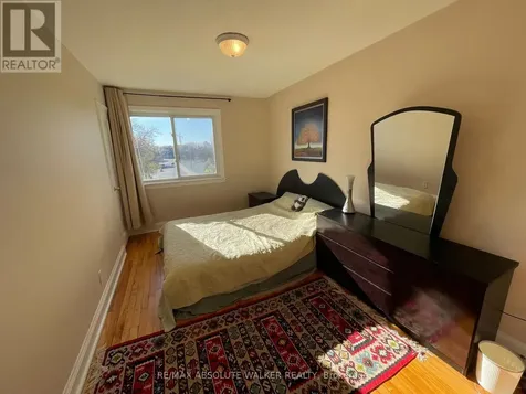 131 Dagmar Avenue Ottawa ON K1L 5T3
