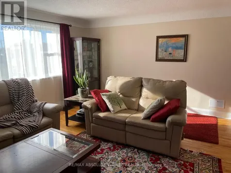 131 Dagmar Avenue Ottawa ON K1L 5T3