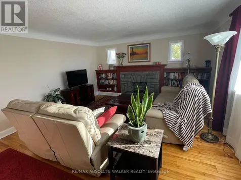 131 Dagmar Avenue Ottawa ON K1L 5T3