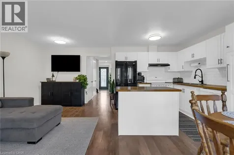 4 Parkside Crescent Angus ON L0M 1B3