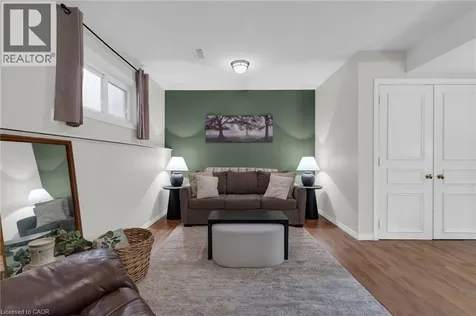 4 Parkside Crescent Angus ON L0M 1B3