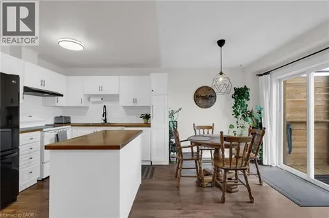 4 Parkside Crescent Angus ON L0M 1B3