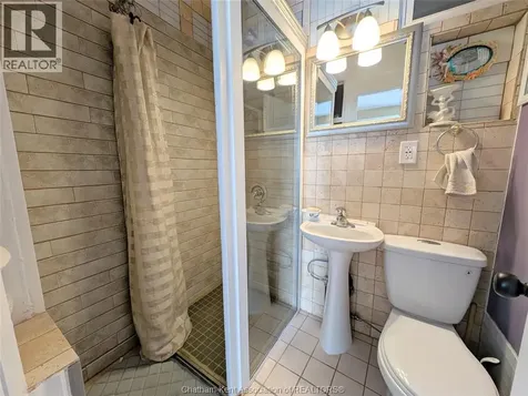 55 Grant Street Chatham ON N7L 1V1