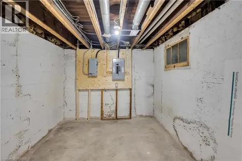 212 Chatham Street Brantford ON N3S 4G8