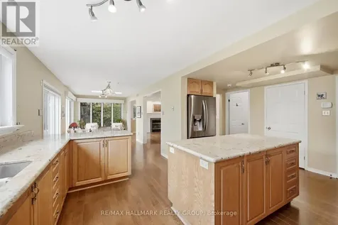 20 Halldorson Crescent Ottawa ON K2K 2C7