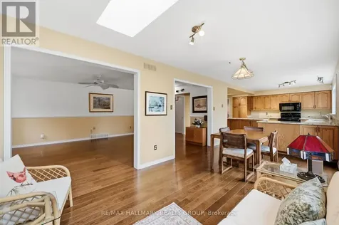 20 Halldorson Crescent Ottawa ON K2K 2C7