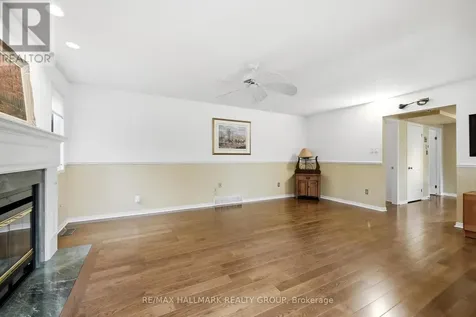 20 Halldorson Crescent Ottawa ON K2K 2C7
