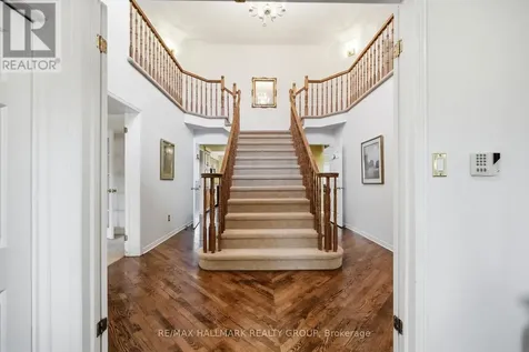 20 Halldorson Crescent Ottawa ON K2K 2C7