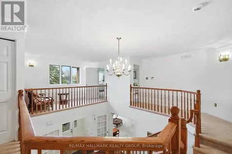 20 Halldorson Crescent Ottawa ON K2K 2C7