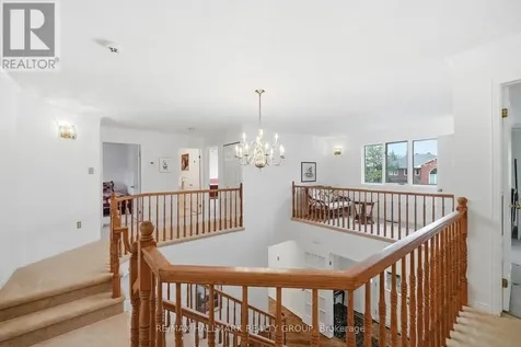 20 Halldorson Crescent Ottawa ON K2K 2C7