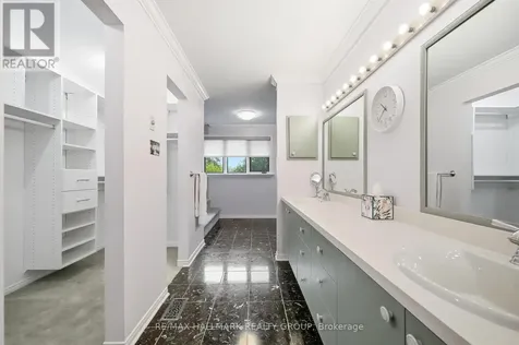 20 Halldorson Crescent Ottawa ON K2K 2C7