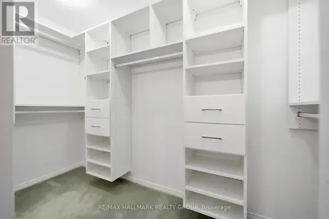 20 Halldorson Crescent Ottawa ON K2K 2C7