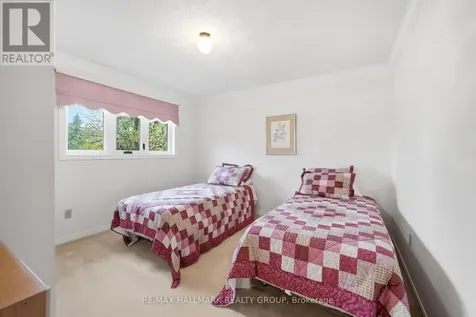 20 Halldorson Crescent Ottawa ON K2K 2C7