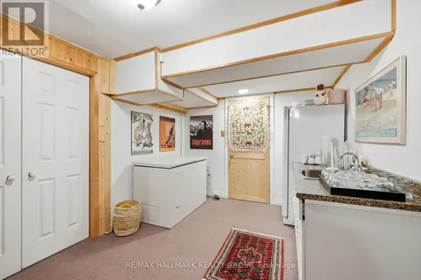 20 Halldorson Crescent Ottawa ON K2K 2C7