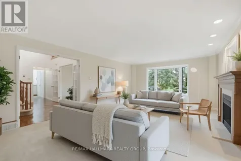 20 Halldorson Crescent Ottawa ON K2K 2C7