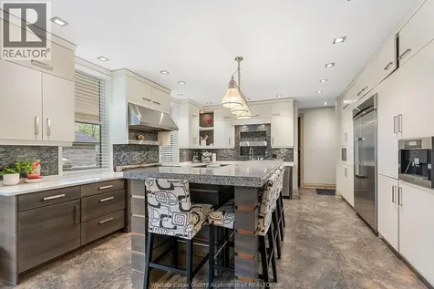 1120 Deerview Lasalle ON N9J 0A7