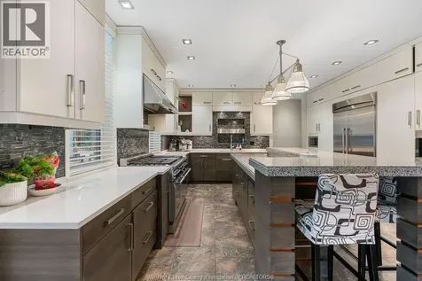 1120 Deerview Lasalle ON N9J 0A7