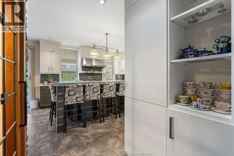 1120 Deerview Lasalle ON N9J 0A7