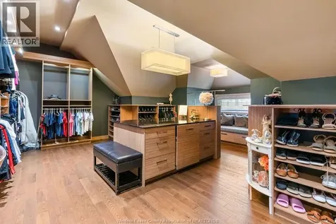 1120 Deerview Lasalle ON N9J 0A7