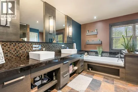 1120 Deerview Lasalle ON N9J 0A7