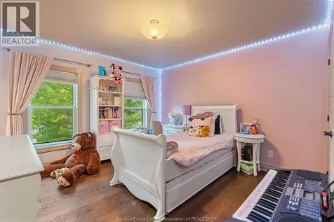1120 Deerview Lasalle ON N9J 0A7