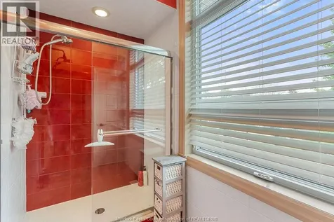 1120 Deerview Lasalle ON N9J 0A7