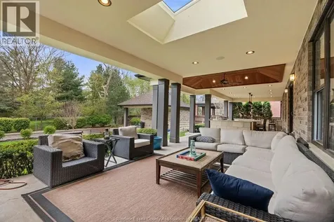 1120 Deerview Lasalle ON N9J 0A7