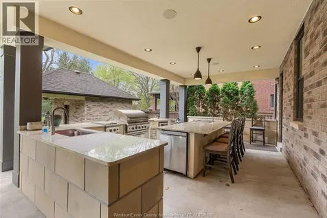 1120 Deerview Lasalle ON N9J 0A7