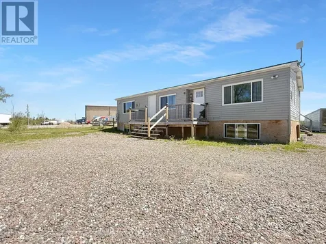 211 Elliott Crescent Renfrew ON K7V 3Z2