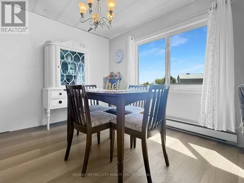 211 Elliott Crescent Renfrew ON K7V 3Z2