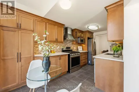 13 Southpointe Avenue Ottawa ON K2J 4V4