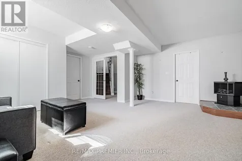 20 Cranberry Heights Wasaga Beach ON L9Z 1M9