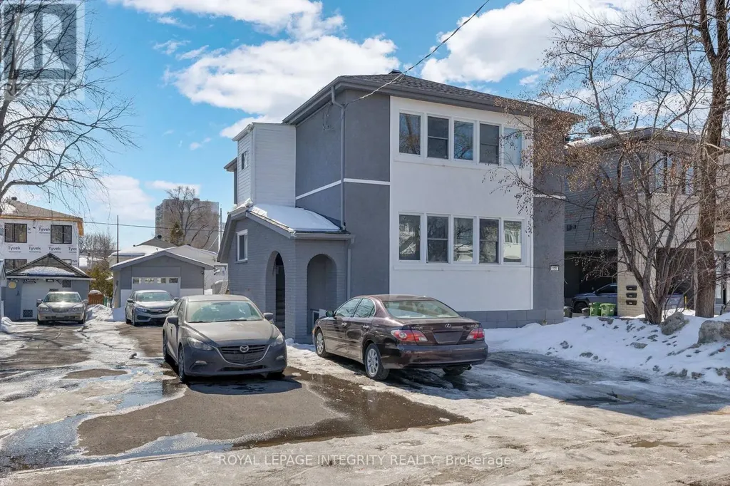 154 Columbus Avenue Ottawa ON K1K 1R1