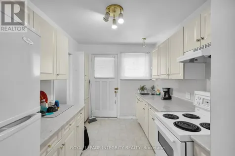 154 Columbus Avenue Ottawa ON K1K 1R1