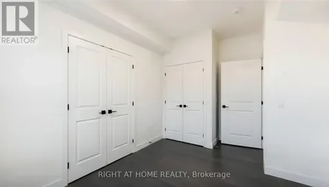 10 Beausoleil Lane Blue Mountains ON L9Y 2X5