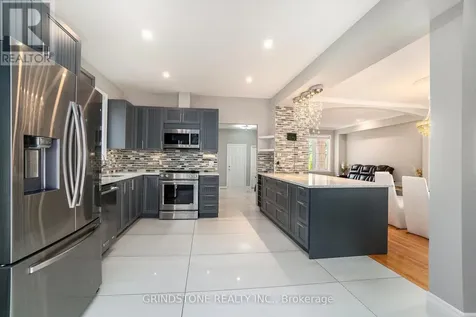 95 Evanshen Crescent Ottawa ON K2K 2X7